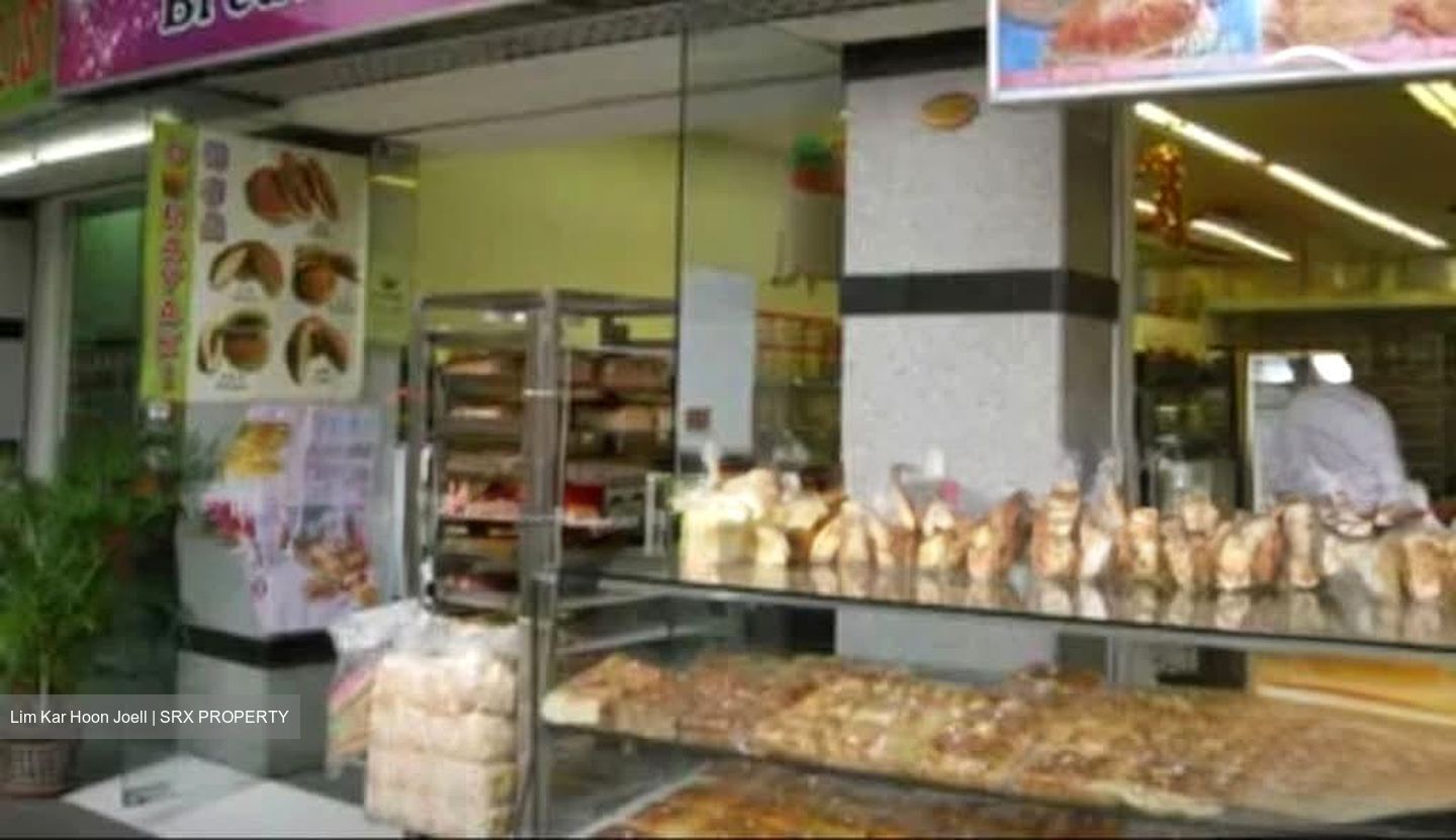 Elias Mall (D18), Retail #578549381